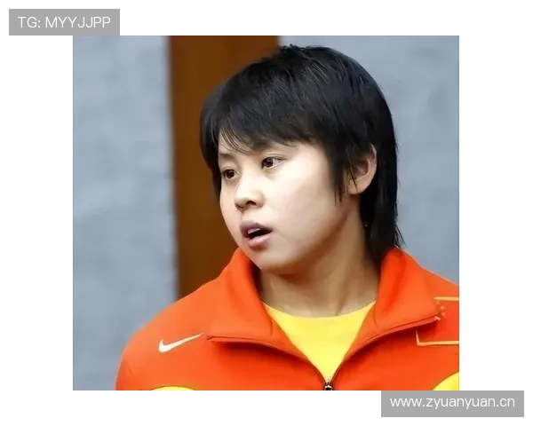 王濛在家切个西瓜都像在压步过弯